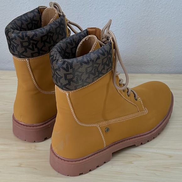 DKNY Men's Ankle Tan Boots Lace Up Style With Logo - Picture 2 of 16